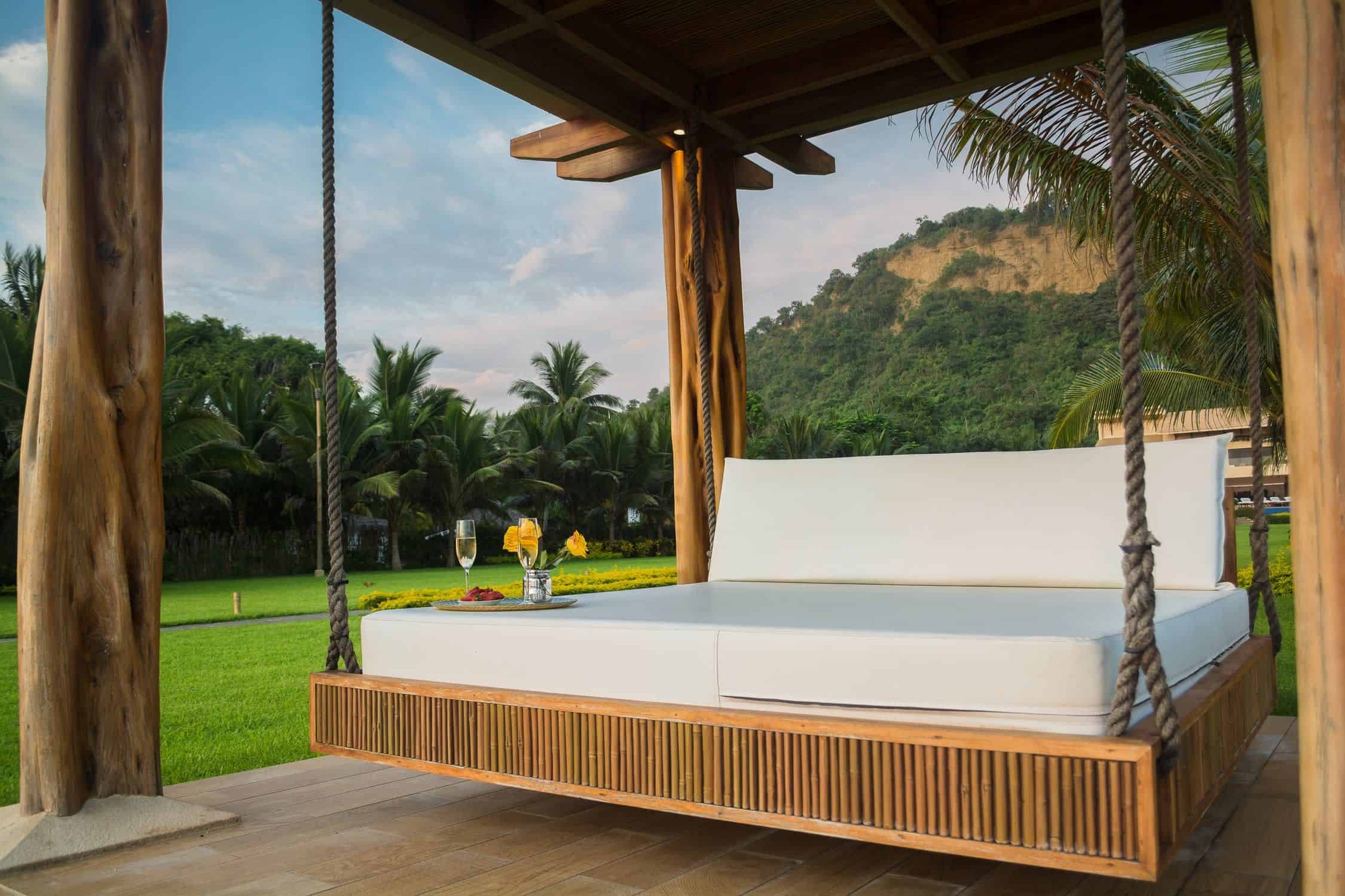 How to waterproof a mattress for outdoors: an outdoor bed