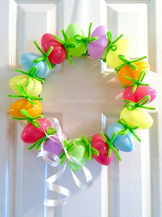 Round Eggs wreath #eastereggs #easter #frontDoor #frontDoorDecor #frontDoorWreaths #frontDoorWreath #curbAppealProjects #curbAppeal