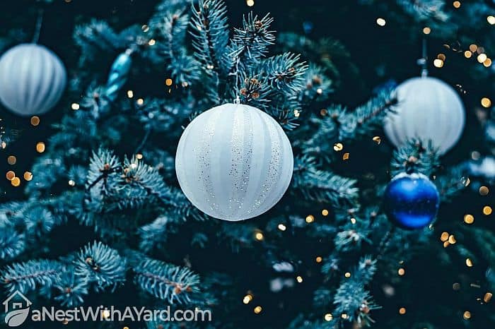 12 Blue Christmas Tree Decorating Ideas