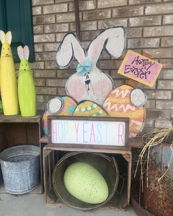 DIY Easter rabbit - do it with kids! #diy #easter #backyardporch #porchIdeas #frontDoorDecor