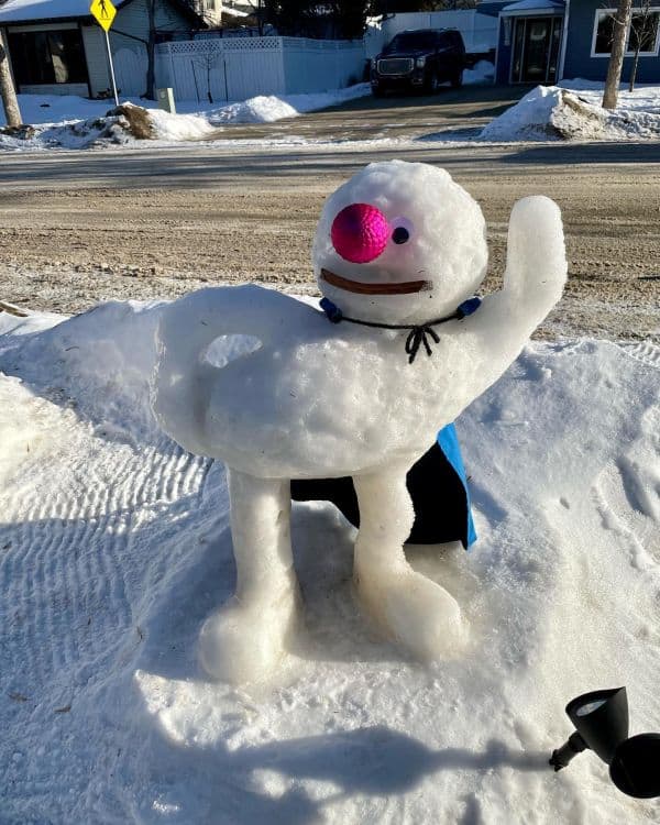 Elmo statue snowman