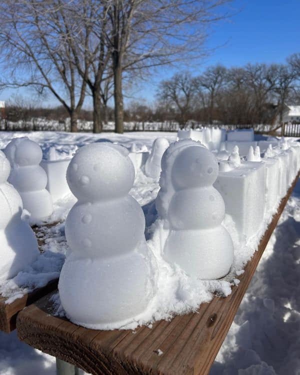 Multiple perfect shape snowman statues